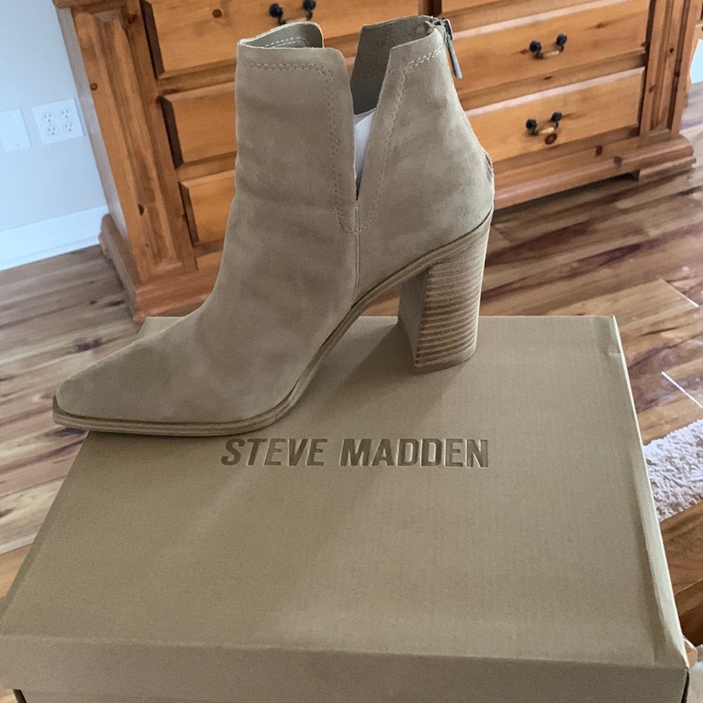 Steve Madden Cornelia Sand suede booties.